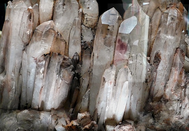 mineral-640x480-18183988.jpeg