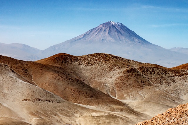 mountains-640x480-97780719.jpeg