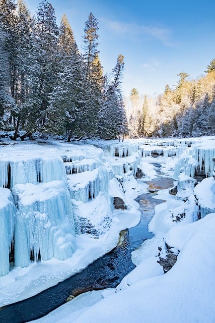 outdoors-640x480-48632518.jpeg