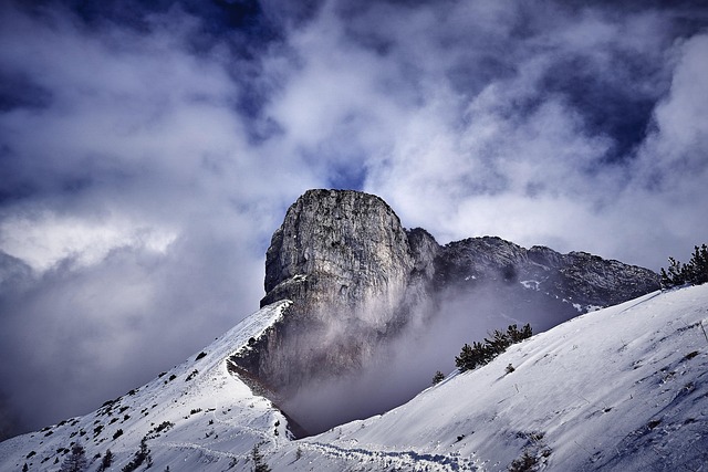 outdoors-640x480-71629603.jpeg