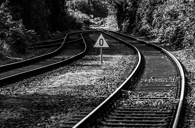 railroad-640x480-42429826.jpeg