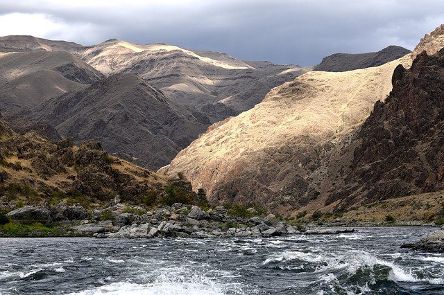 river-640x480-62843956.jpeg