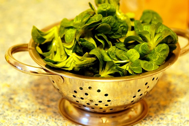 salad-640x480-21357346.jpeg