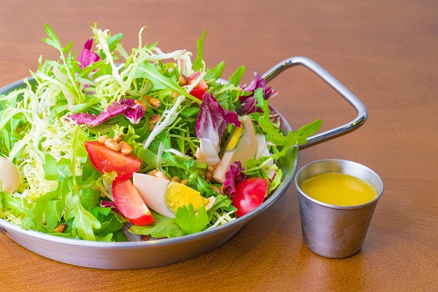 salad-640x480-82796542.jpeg