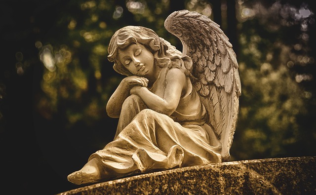 sculpture-640x480-79363018.jpeg