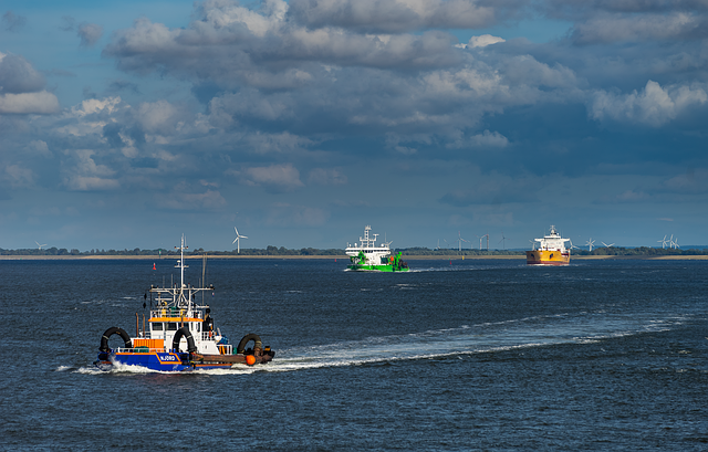 tanker-640x480-72086021.png