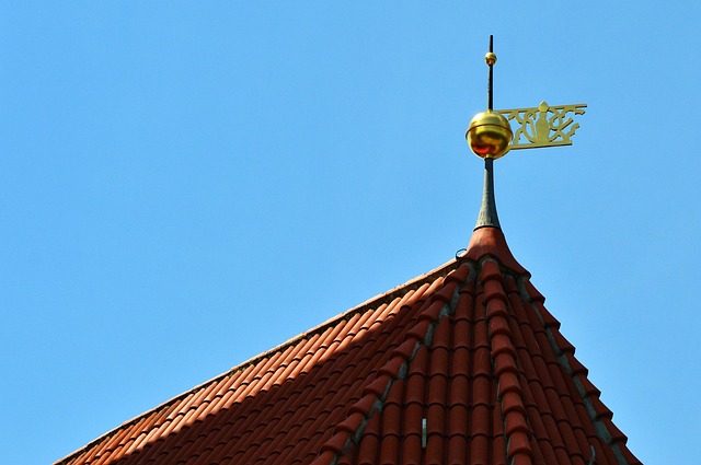 tile-roof-640x480-80105834.jpeg