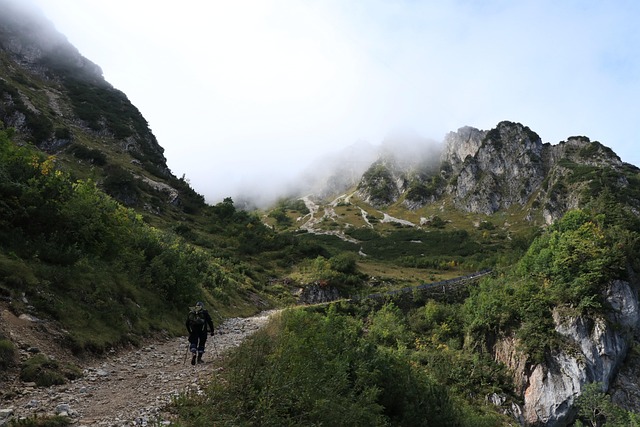 trails-640x480-72577599.jpeg