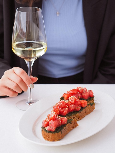 wine-640x480-31443350.jpeg