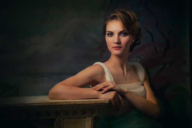 young-woman-640x480-34790299.jpeg