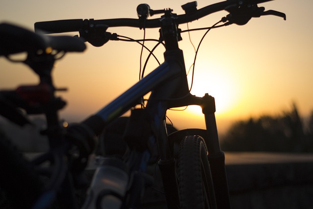 biking-640x480-28177221.jpeg