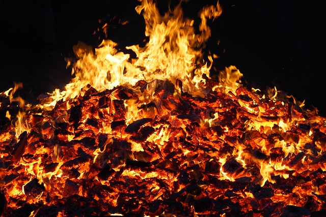 campfire-640x480-34702225.jpeg
