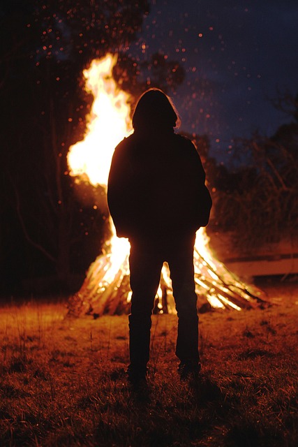 campfire-640x480-88684091.jpeg