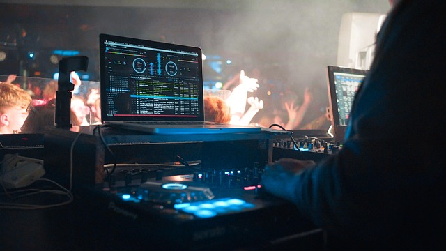 clubs-640x480-40300071.jpeg