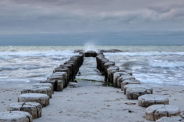 coastal-640x480-51815997.jpeg