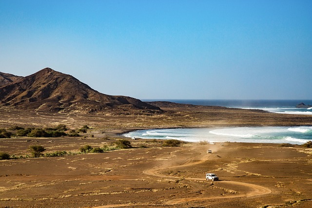 coastal-640x480-94926735.jpeg