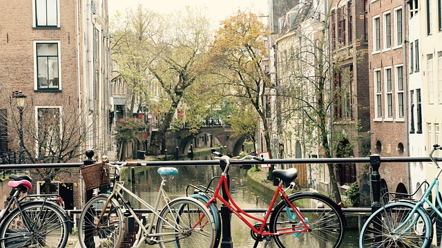 cycling-640x480-69567980.jpeg