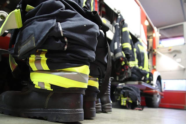 firefighter-640x480-18853693.jpeg