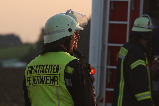 firefighter-640x480-67813793.jpeg