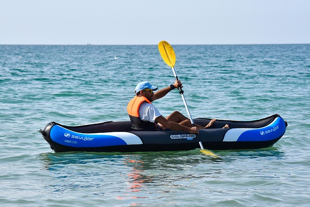 kayaking-640x480-12866932.jpeg