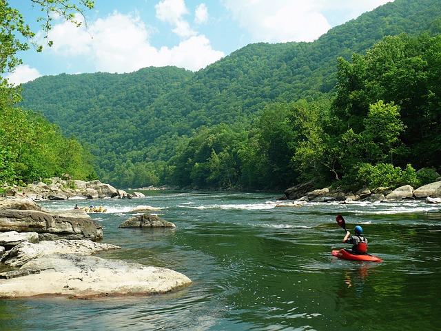 kayaking-640x480-56780233.jpeg