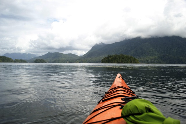 kayaking-640x480-61836919.jpeg