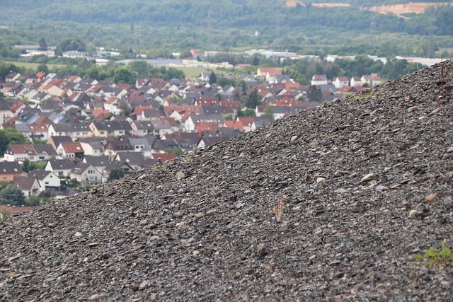 mining-640x480-9655614.jpeg