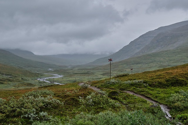 trails-640x480-95405359.jpeg
