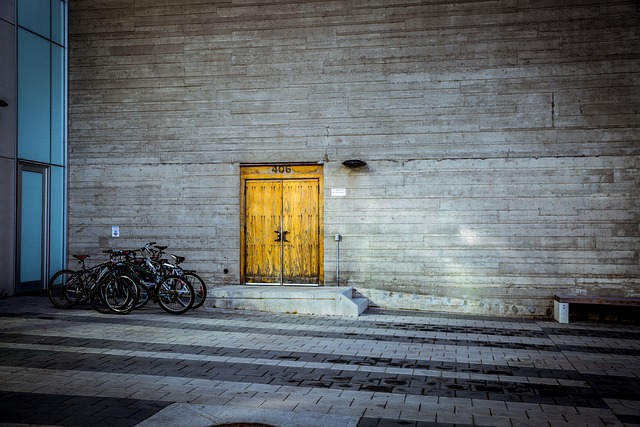 biking-640x480-48219911.jpeg