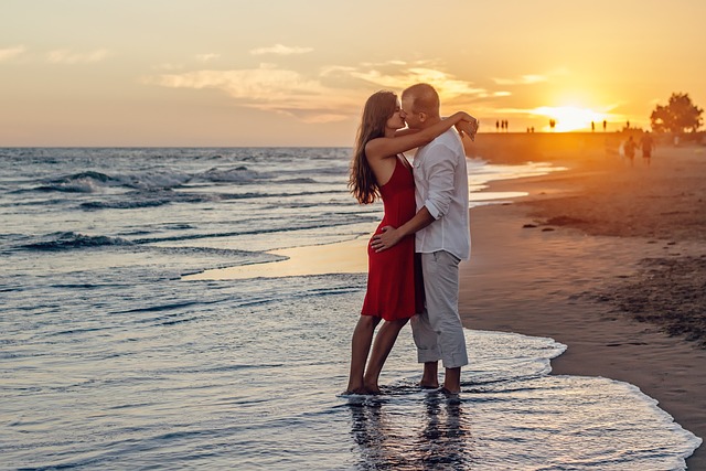 couple-640x480-77696621.jpeg
