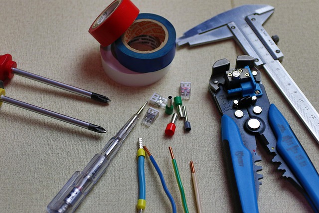 electrician-640x480-37219262.jpeg
