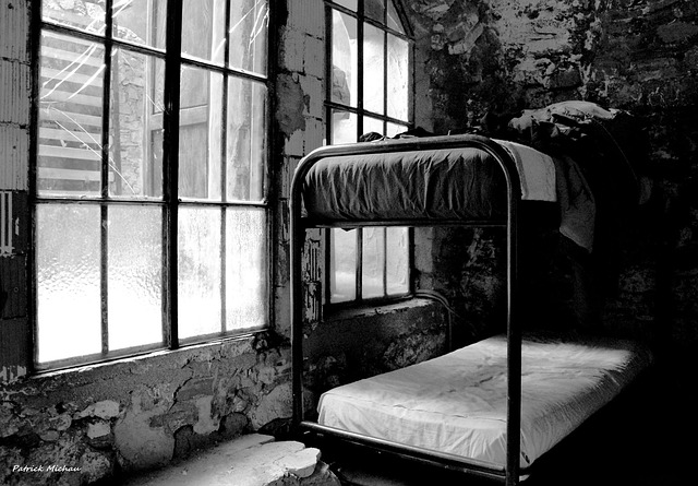 housing-640x480-20028770.jpeg