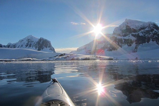 kayaking-640x480-74485027.jpeg