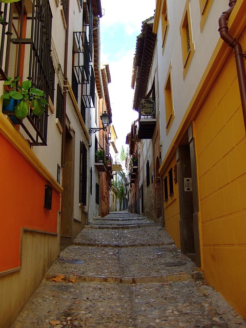 lane-640x480-34234016.jpeg