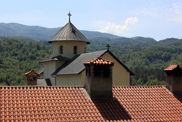 tile-roof-640x480-42631577.jpeg