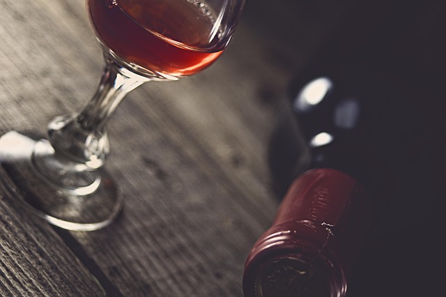 wine-640x480-30245589.jpeg